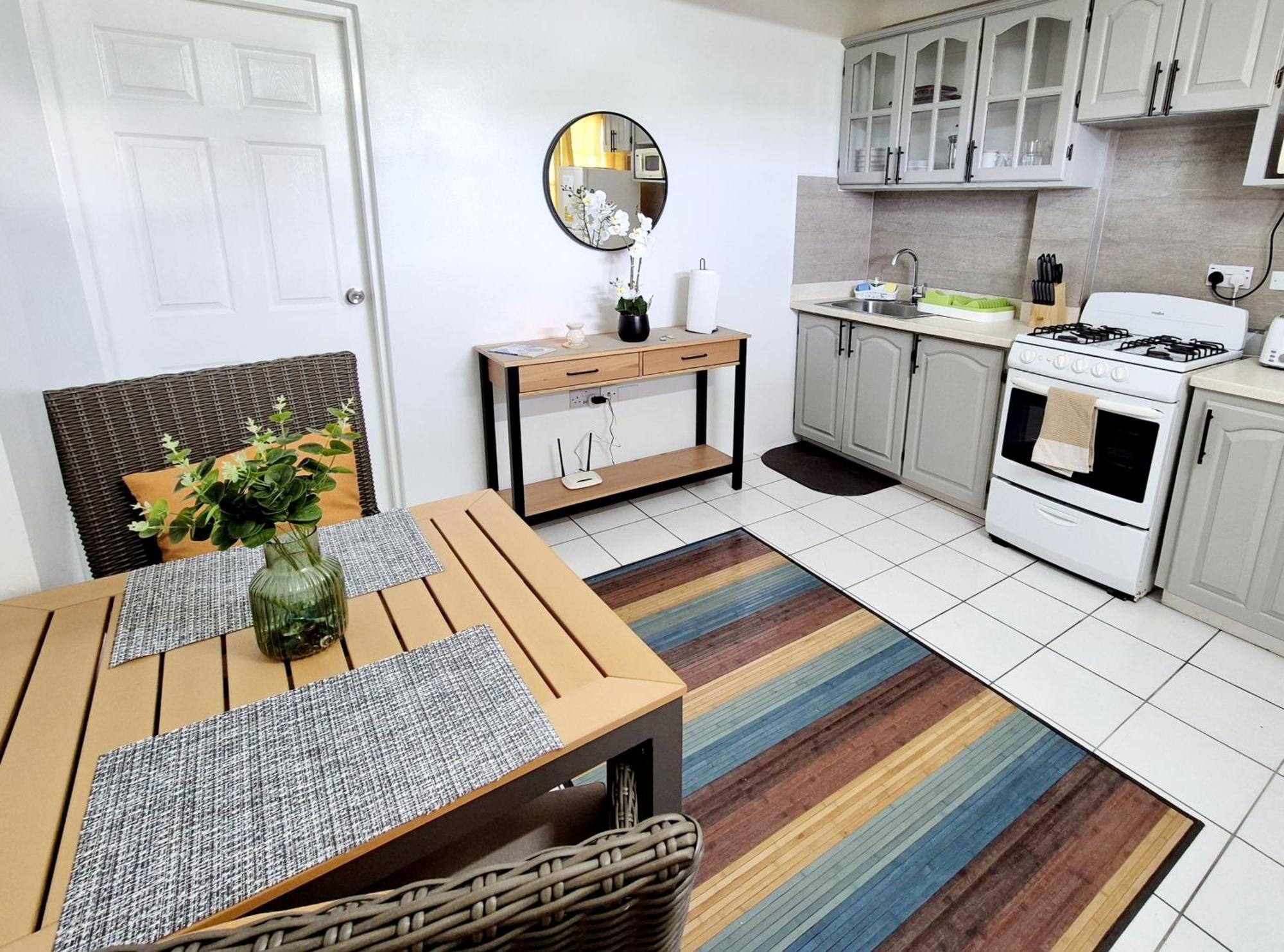 Silver View Apartments 세인트조지스 외부 사진