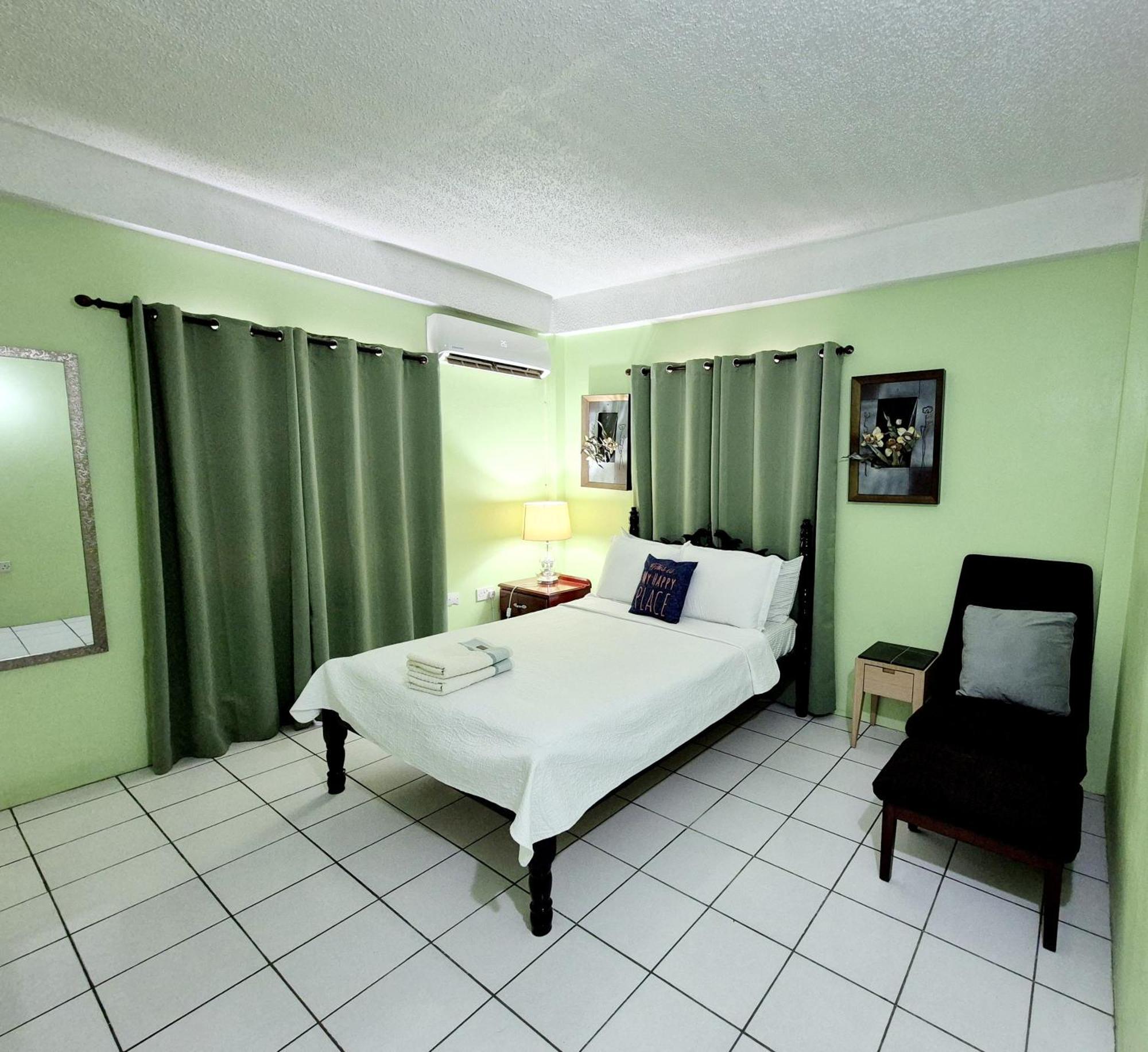 Silver View Apartments 세인트조지스 외부 사진